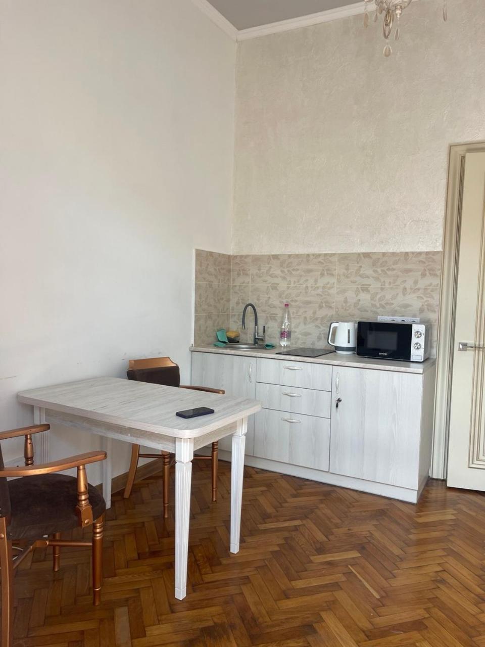 Newtone Apartment Chernivtsi Exterior photo