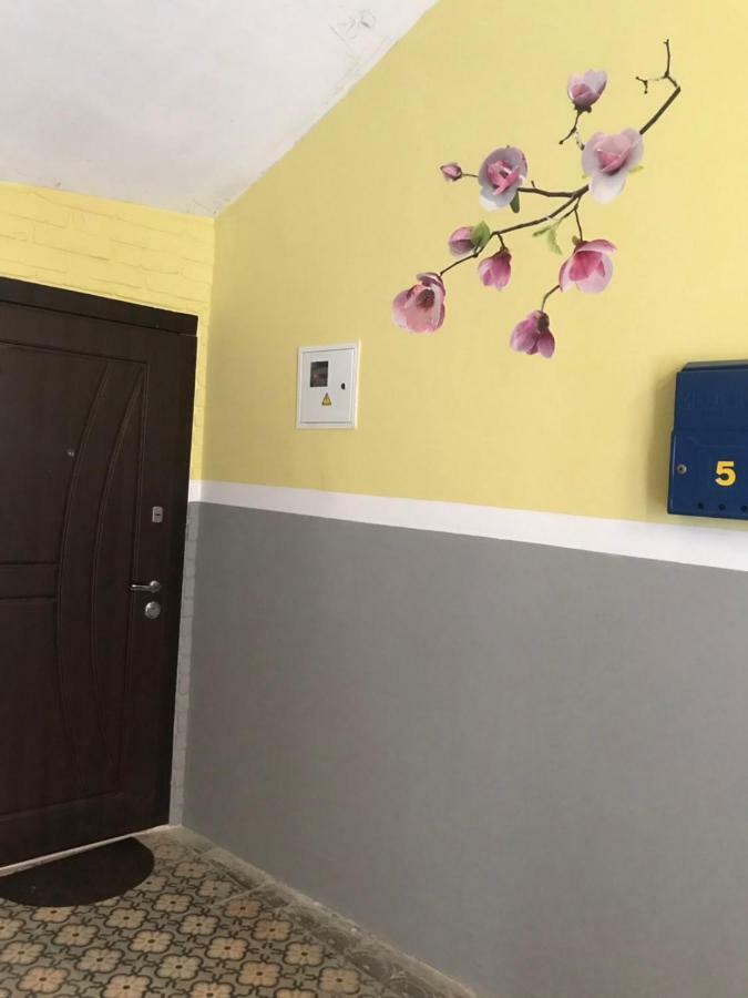 Newtone Apartment Chernivtsi Exterior photo