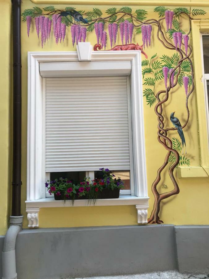 Newtone Apartment Chernivtsi Exterior photo